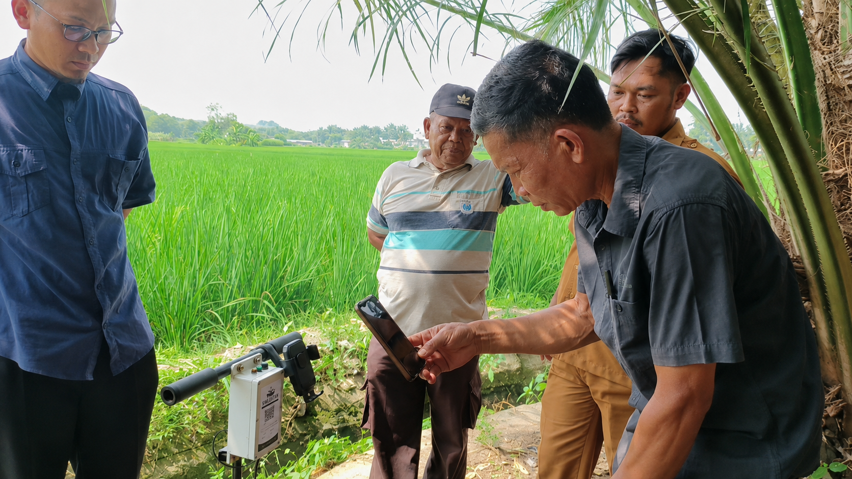 SmartNpk : Implementasi Qr to Connect IoT untuk deteksi unsur Hara NPK tanah Berbasis Data dan Monitoring lapang  pada Kelompok Tani di Desa Petangguhan, Galang Kab.Deli Serdang , foto 2